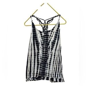 Women’s Maurices Tank Top. Size Medium.